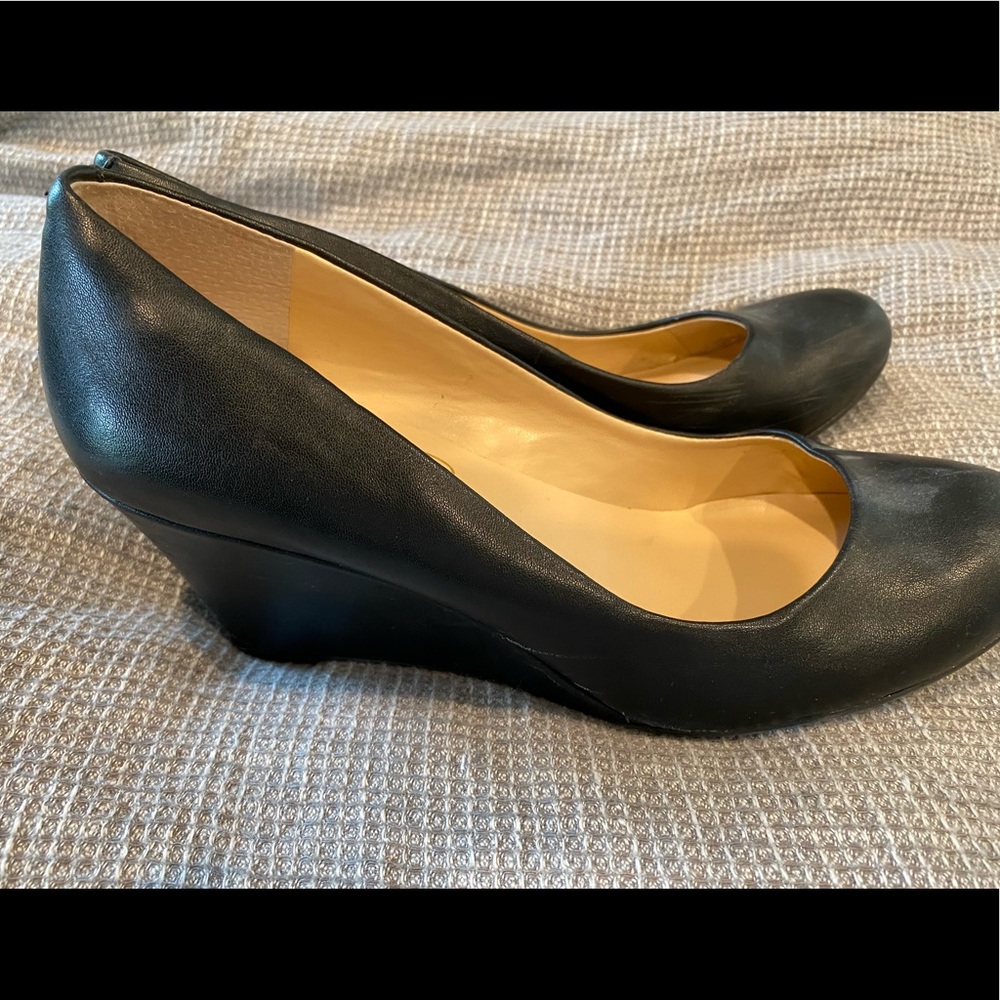 Jessica Simpson black wedges